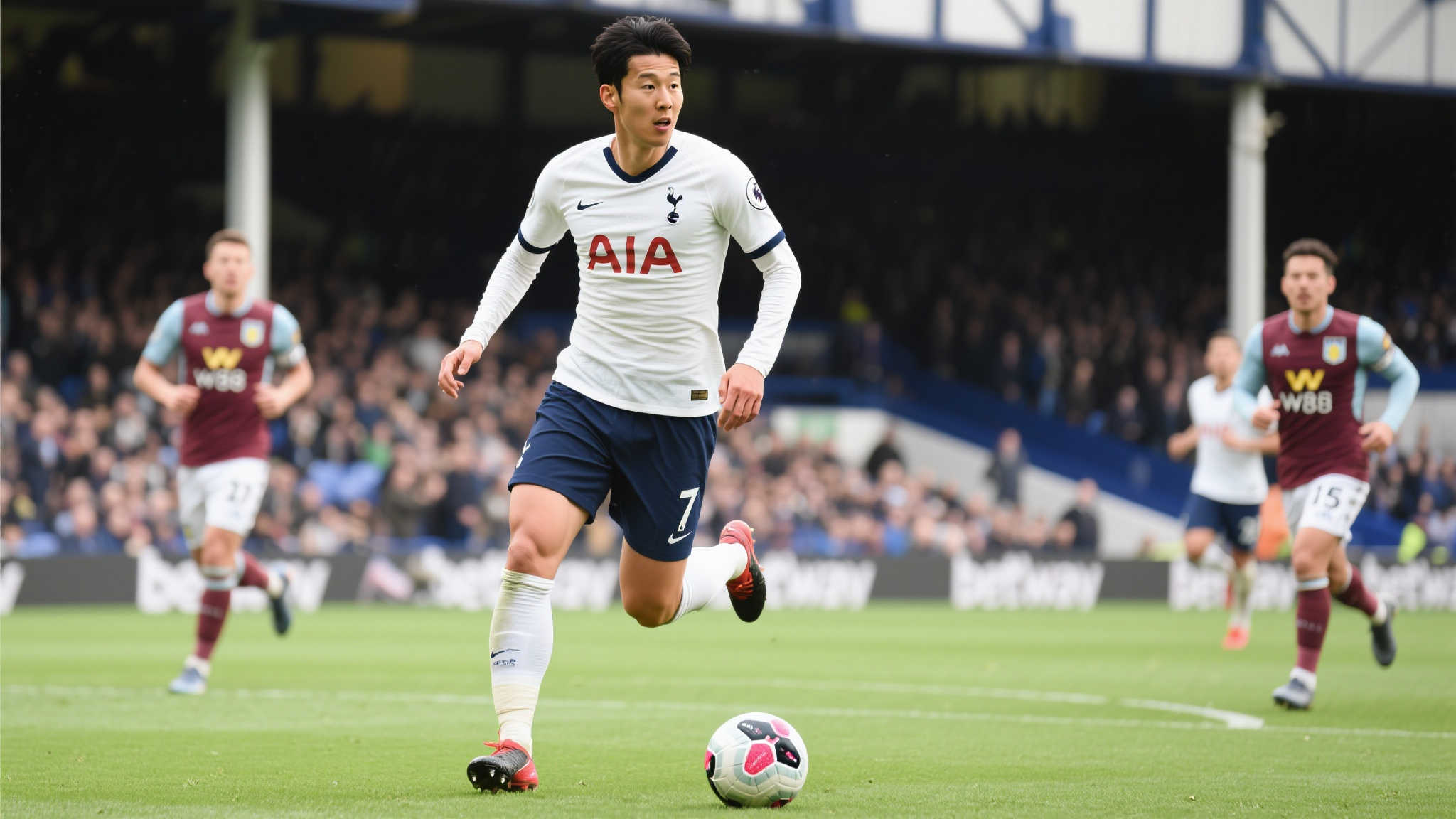 电讯报:热刺今夏或转让孙兴慜,寻觅理想买家 作为俱乐部历史上最重要的外援之一,孙兴慜自2015